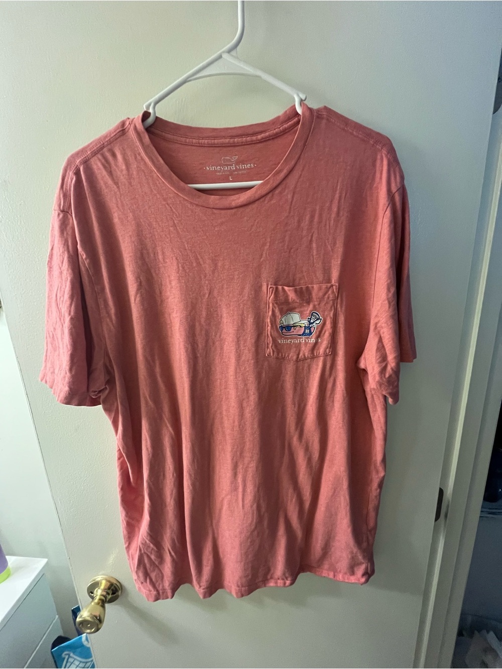 Vineyard Vines Men's Short-Sleeve Pocket Tee in Coral Wash with Graphic - Picture 2 of 5
